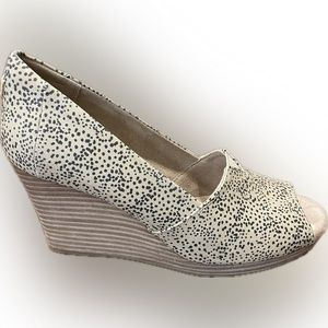 Toms Wedges - Like New